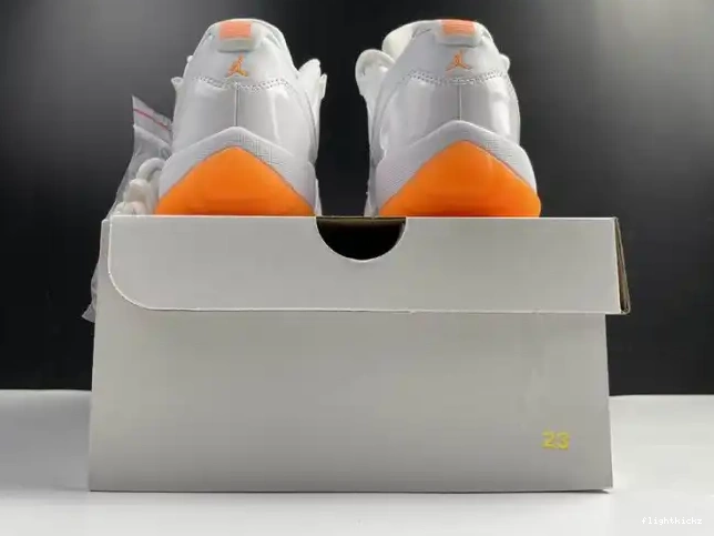 11 AH7860-139 RETRO JORDAN LOW CITRUS AIR BRIGHT 0427